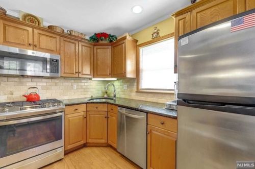 437 Northern Pkwy, Ridgewood NJ  07450-1720 exterior