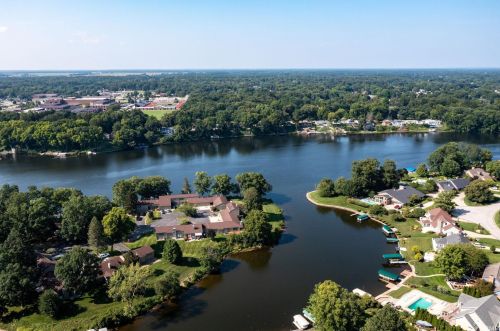 524 Rivers Edge Ct, Mishawaka IN 46544-4173 exterior