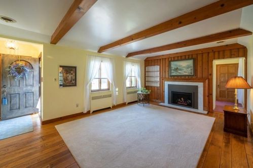 4 Club Dr, Pittsburgh, PA 15236-1960