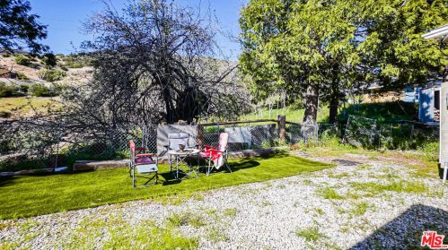 40321 Calle Rosalito, Santa Clarita CA  91390-1088 exterior