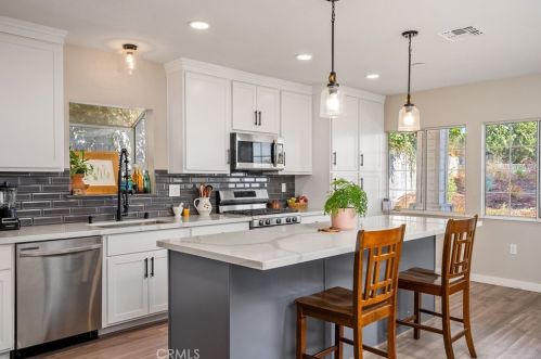 143 Vine St, Lake Nacimiento CA  93446-3736 exterior