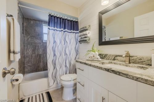 1121 47 Ter, Cape Coral FL  33914-7370 exterior