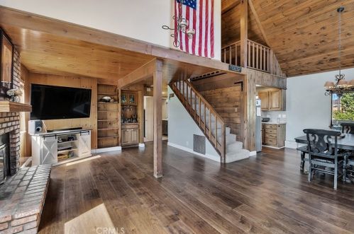9100 Whispering Pines Rd, Frazier Park, CA 93225-9531