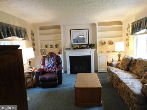 270 Rustic Ln, Dover, DE 19901-8742