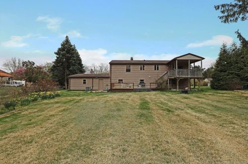 15 Benneville Rd, Milford CT  06461-2432 exterior