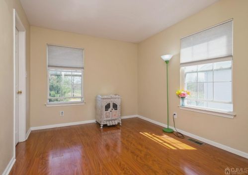 45 Devon Dr, East Brunswick NJ  08816-5329 exterior