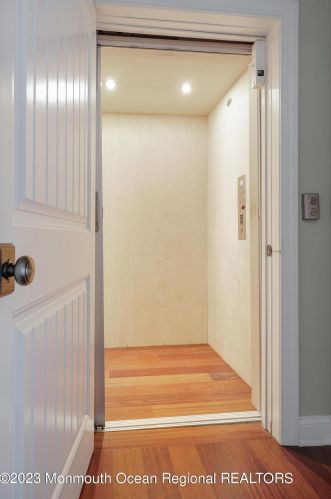 8 Benton Ave, Leonardo NJ  07737-1403 exterior