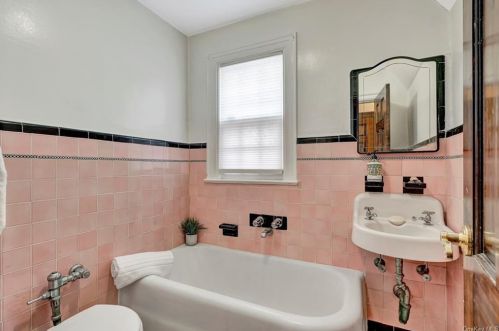 380 Summit Ave, Mount Vernon NY  10552-2206 exterior