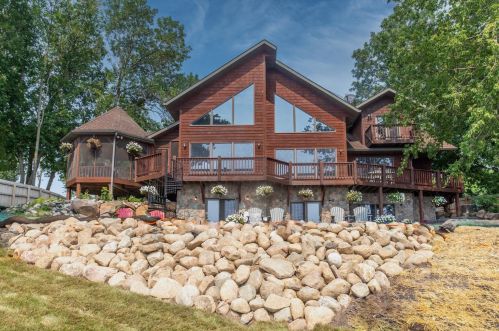 8784 Mogensen Shores Rd, Brainerd MN  56401-1384 exterior