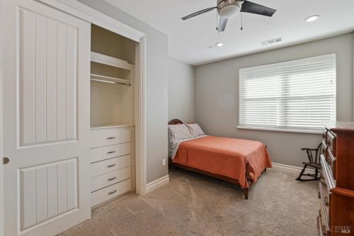 2054 Zinfandel Ct, Vacaville CA  95688-2829 exterior
