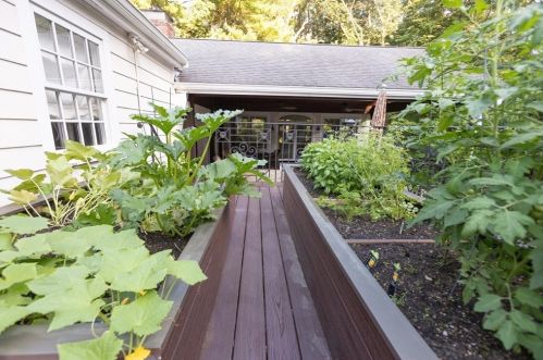 71 Maugus Ave, Wellesley, MA 02481-7614