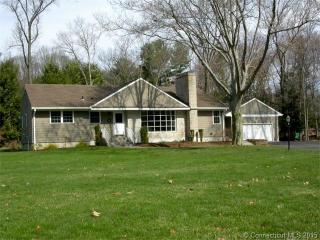 28 Woods Rd, Bloomfield, CT 06002-1121