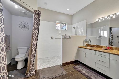 5019 Paradise Ln, Glendale AZ  85306-2655 exterior