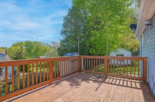 309 Vauxhall St, United States Coast Guard Ac CT  06320-3837 exterior