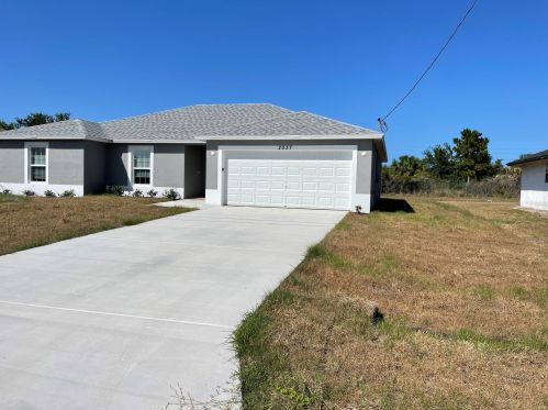 2037 Hampshire Ln, Fort Pierce, FL 34953-2054
