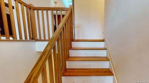 16 James St, Washingtonville NY  10992-1406 exterior