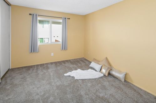 6492 Bell Blf Ave, San Diego CA 92119-1046 exterior