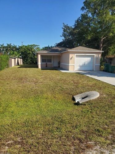 5229 Gilchrist St, Naples, FL 34113-7727