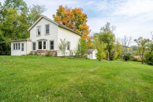 301 Wisconsin St, Cascade, WI 53011-1352