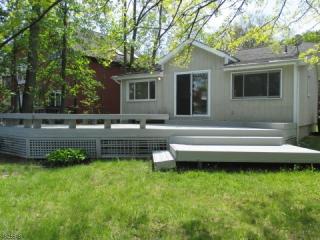 18 Seneca Trl, Parsippany NJ  07834-1108 exterior