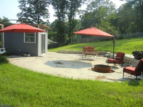 979 Union Valley Rd, West Milford Lakes NJ  07480-1200 exterior