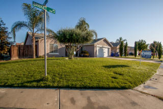 3422 Bridget Ave, Bakersfield CA  93313-5460 exterior