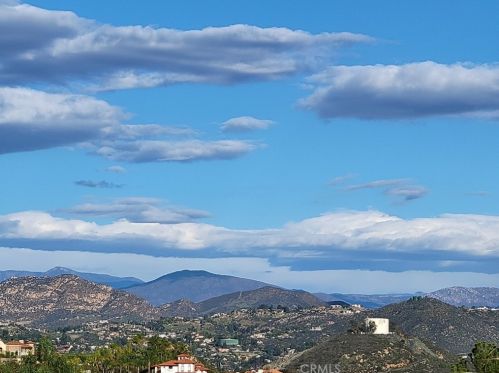 3806 Via Escuda, La Mesa CA 91941-7315 exterior