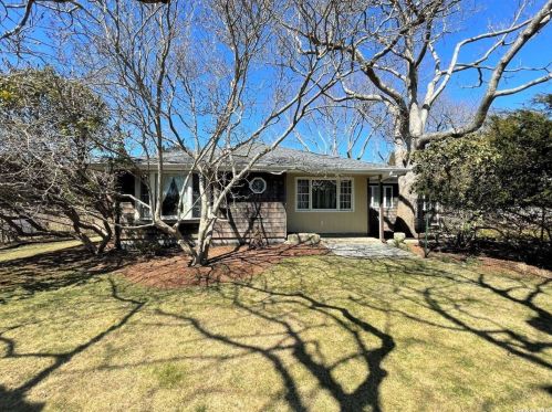 88 Bluff Rd, Promised Land, NY 11930