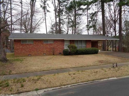 1822 Center St, Arkadelphia, AR 71923-5630