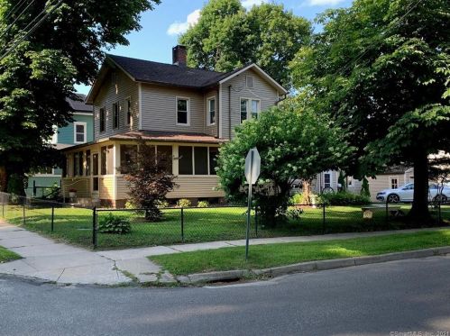 12 Blackman Ave, Bethel, CT 06801-2116
