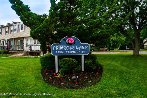 8 Primrose Ln, Bricktown NJ  08724-1430 exterior