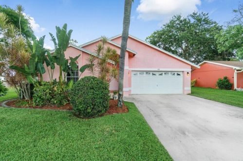 49 Sparrow Dr, West Palm Beach, FL 33411-1625
