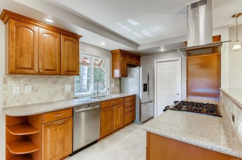 757 Honeydew Ln, Vista CA  92084-3115 exterior