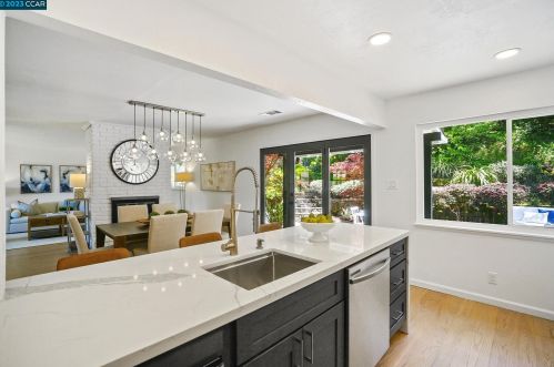 16 Lind Ct, Orinda, CA 94563-3615