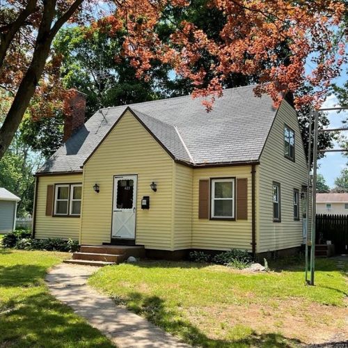 429 Elm St, Windsor Locks, CT 06096-1604