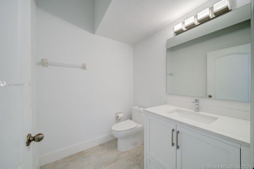 8941 178th St, Hialeah FL  33018-6554 exterior