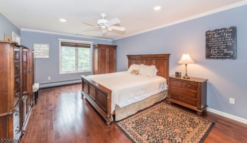 77 Fountain Dr, Skyline Lakes NJ  07456-2406 exterior