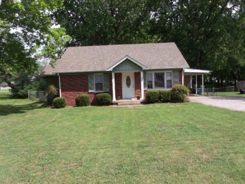 952 Oak St, Lewisburg, TN 37091-3542