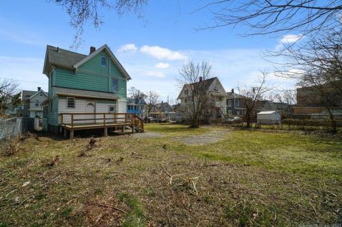 289 Carroll Ave, Bridgeport CT  06607-1801 exterior