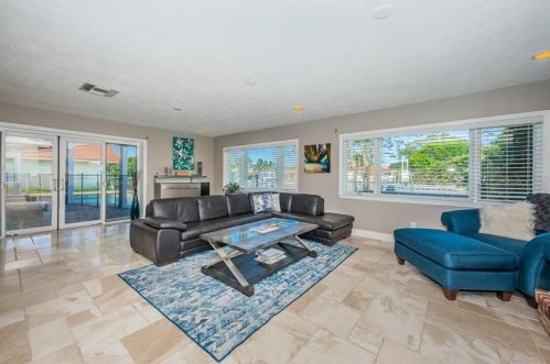 1999 Illinois Ave, Saint Petersburg FL  33703-3421 exterior