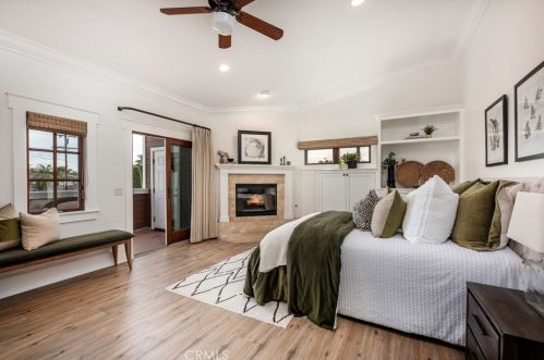 5250 Appian Way, Long Beach CA  90803-1901 exterior