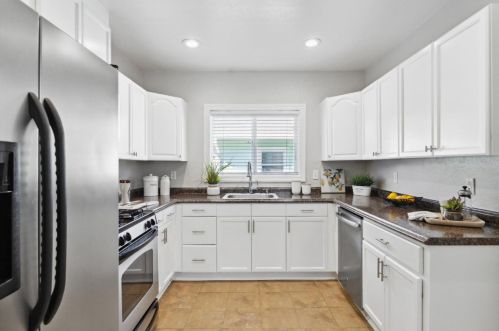 2924 61st Ave, Oakland CA  94605-1517 exterior