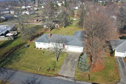 120 Windermere Ln, Somerset, PA 15501-1638