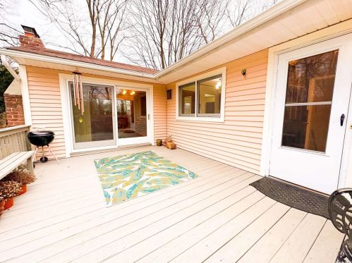 3 Josephine Ln, Northport NY  11768-2706 exterior