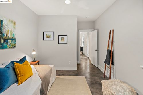 3214 Ettie St, Oakland CA  94608-4016 exterior