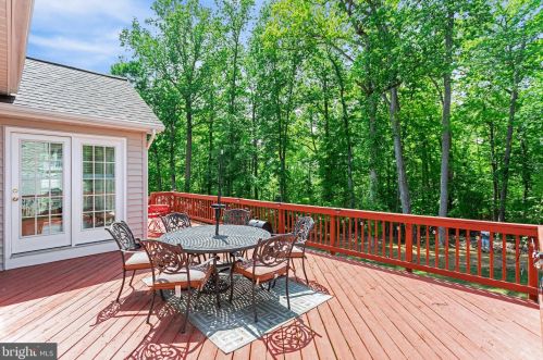 16640 Radcliffe Ln, Woodbridge VA  22191-4437 exterior