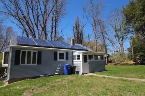 2071 Main St, Coventry CT  06238-2051 exterior