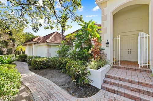 2313 Wulfert Rd, Sanibel, FL 33957-2207