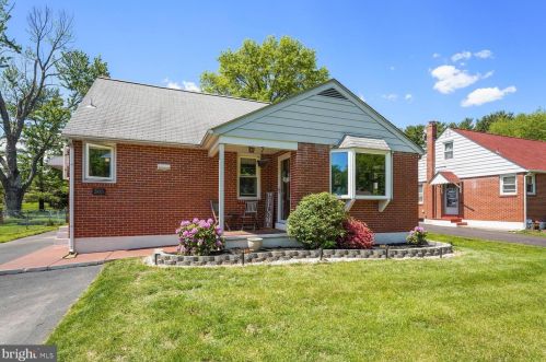 305 Rogers Rd, Norristown, PA 19403-1647