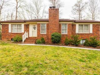 302 Haywood Knolls Dr, Hendersonville NC  28791-8530 exterior